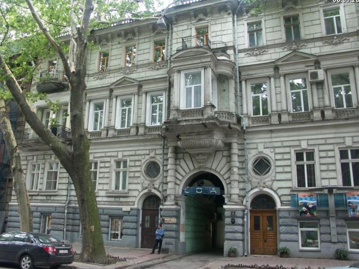 Mini-Hotel In The Very Heart Of Odessa Kültér fotó